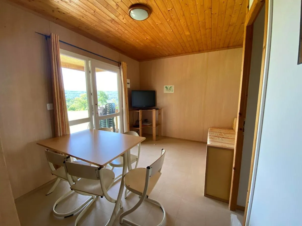 Chalets Au Bord De L'Eau Lapte