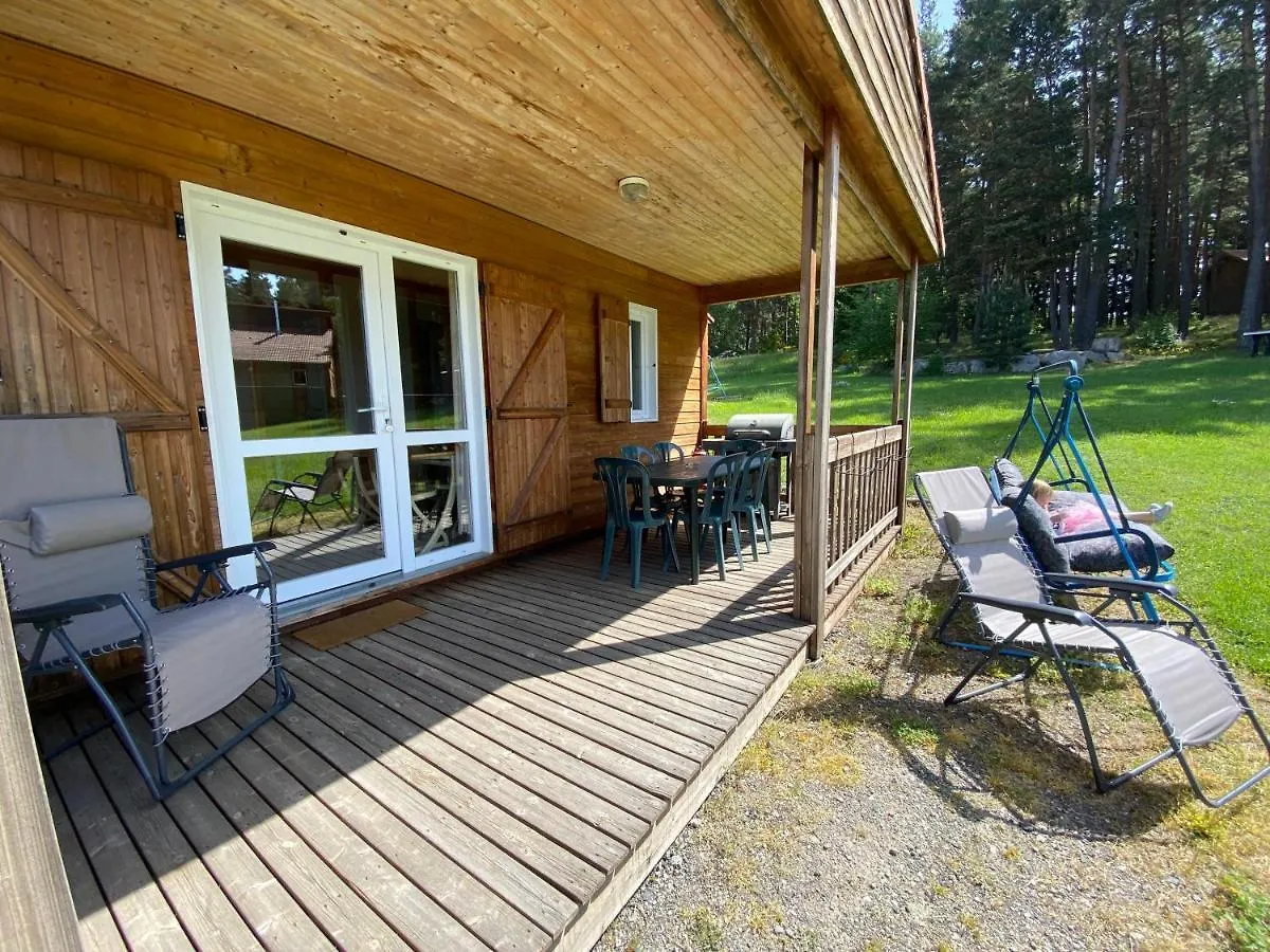 Chalets Au Bord De L'Eau Lapte